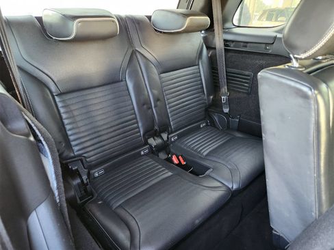 Used 2017 Land Rover Discovery HSE Luxury AWD/4WD image 14