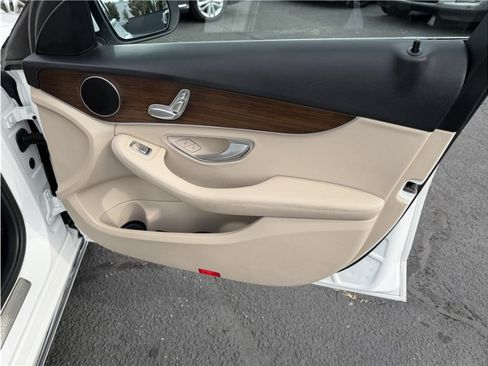 Used 2020 Mercedes-Benz C 300 Sedan image 29