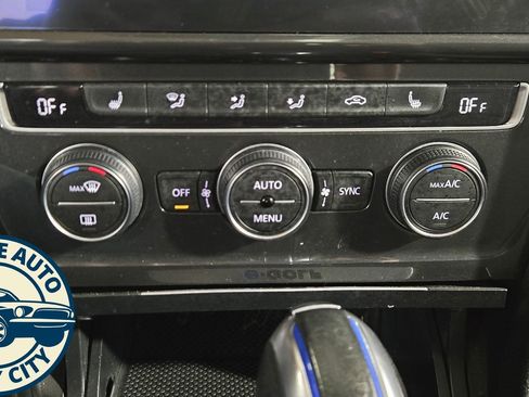 Used 2019 Volkswagen e-Golf SE w/ Driver Assistance Package image 16