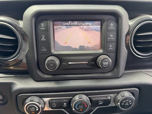 Used 2020 Jeep Wrangler Unlimited Sport AWD/4WD image 28