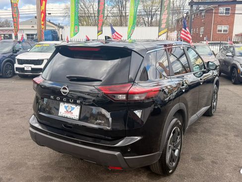 Used 2025 Nissan Rogue SV AWD/4WD image 6