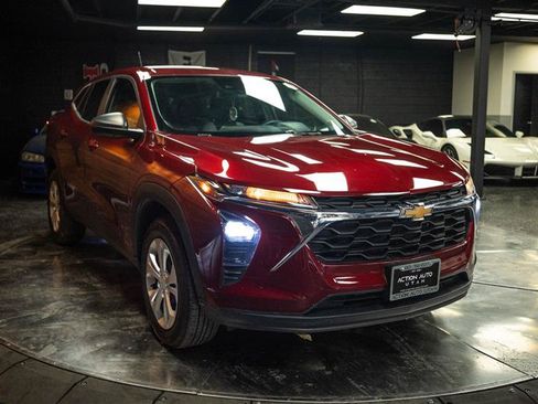 Used 2024 Chevrolet Trax LS FWD image 5