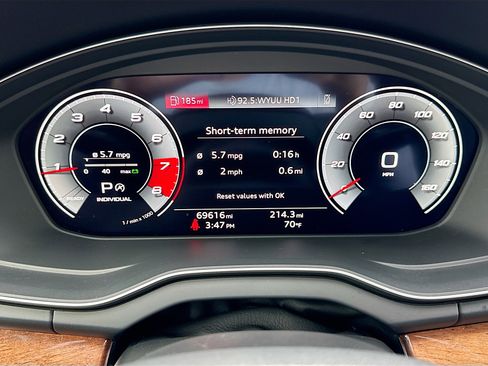 Used 2021 Audi Q5 Premium Plus AWD/4WD image 40