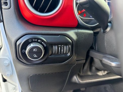 Used 2020 Jeep Gladiator Rubicon w/ Dual Top Group AWD/4WD image 23