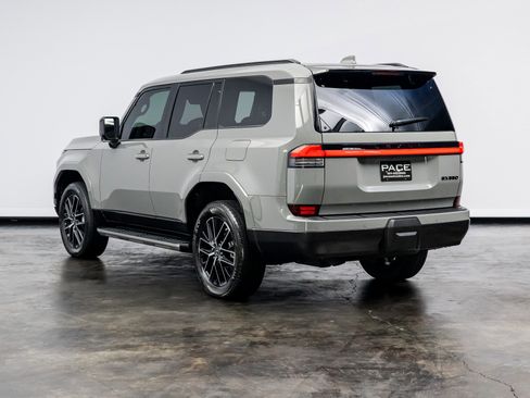 Used 2025 Lexus GX 550 image 16