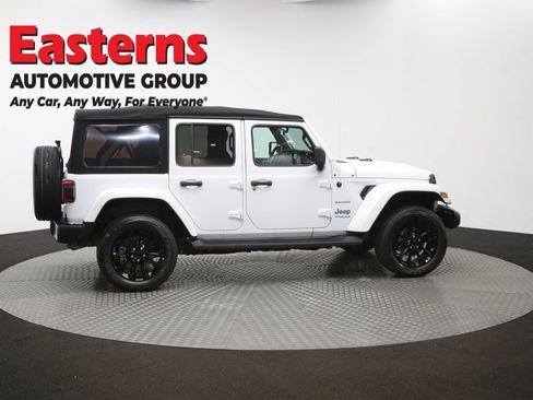 Used 2022 Jeep Wrangler Unlimited Sahara w/ Cold Weather Group AWD/4WD image 45