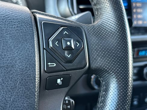 Used 2017 Toyota Tacoma TRD Sport w/ Premium & Technology Package AWD/4WD image 35