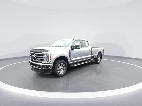 Used 2024 Ford F350 Lariat w/ Chrome Package image 4