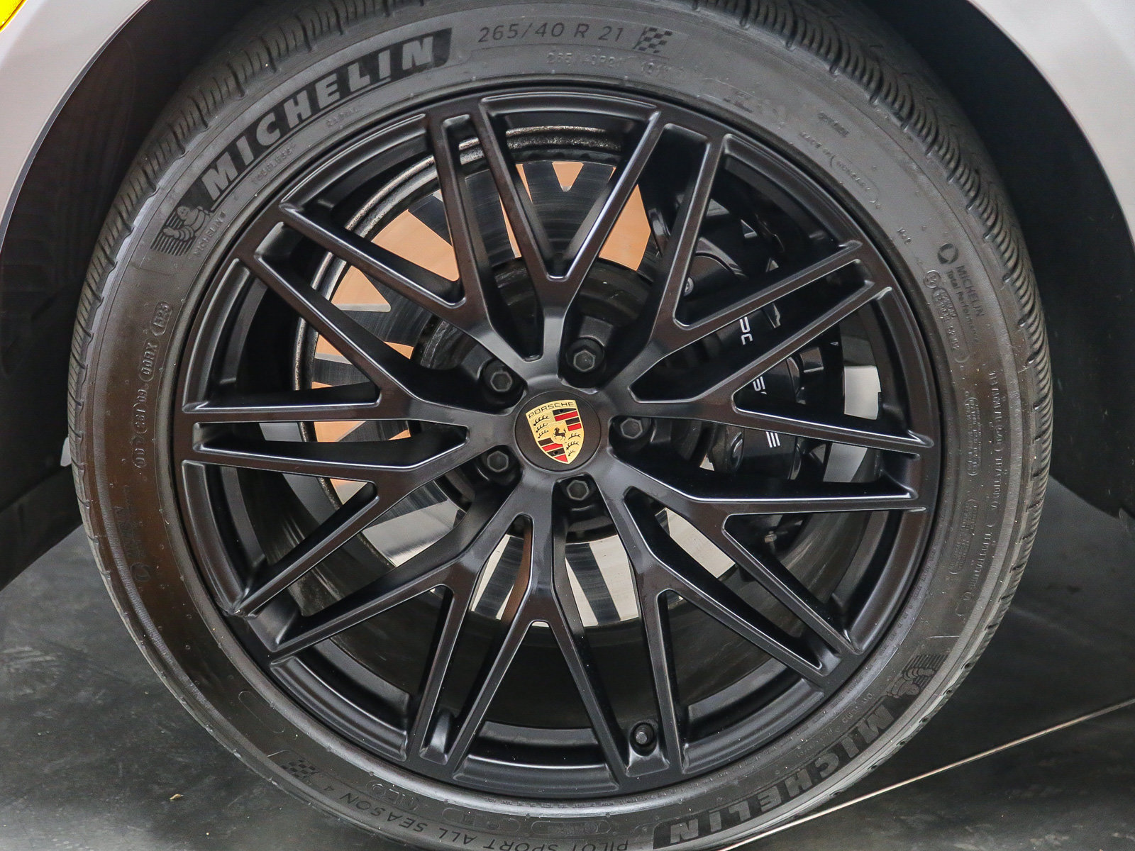 Certified 2023 Porsche Macan GTS AWD/4WD image 13