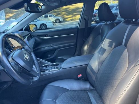 Used 2021 Toyota Camry XSE image 8