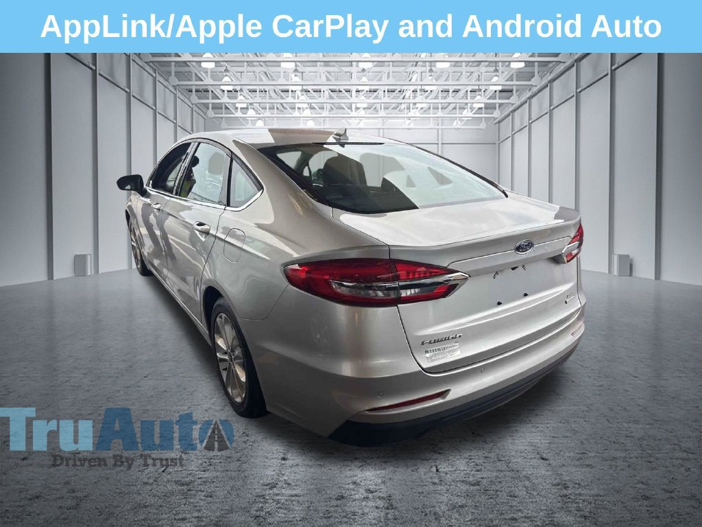 Used 2019 Ford Fusion SE FWD image 4