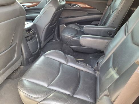 Used 2017 Cadillac Escalade Luxury AWD/4WD image 19