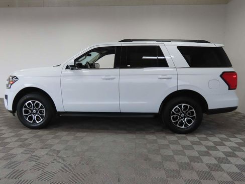 Used 2024 Ford Expedition XLT RWD image 5