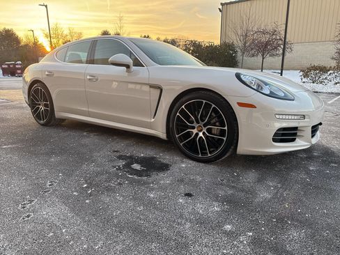 Used 2015 Porsche Panamera 4S image 11