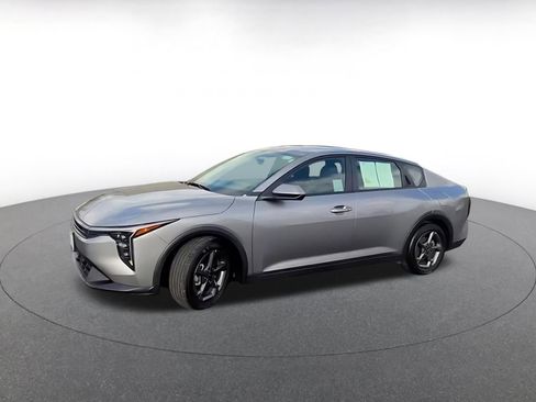 Used 2025 Kia K4 LXS image 8