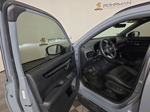 Used 2025 Honda CR-V Sport Touring image 17