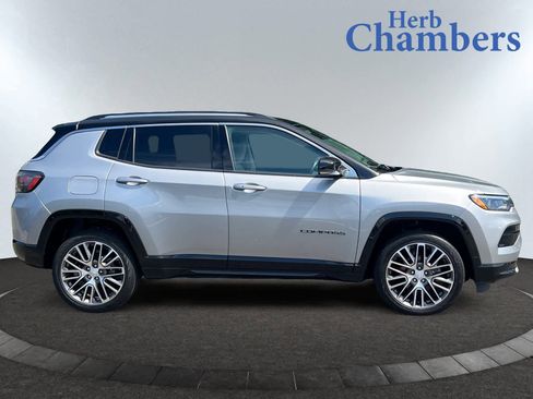 Used 2022 Jeep Compass Limited w/ Elite Group image 12