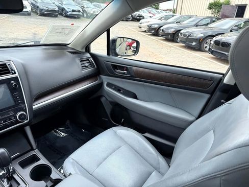 Used 2018 Subaru Outback 2.5i Limited image 18
