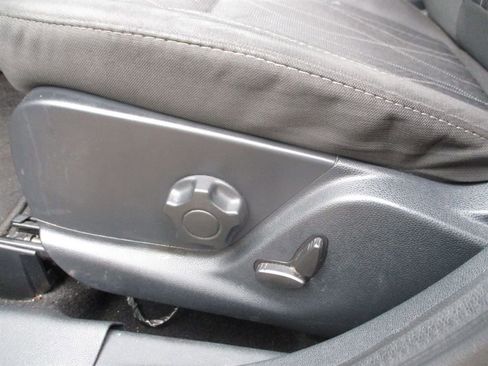 Used 2019 Ford EcoSport SE w/ SE Convenience Package image 11