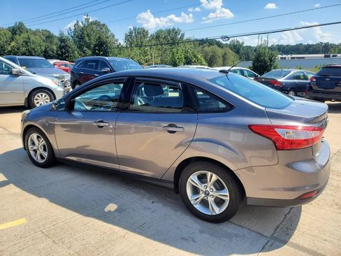 Used 2014 Ford Focus SE FWD image 11