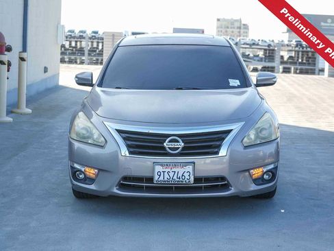 Used 2013 Nissan Altima 2.5 SV w/ 2.5SV Convenience Pkg FWD image 2