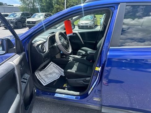 Used 2015 Toyota RAV4 XLE AWD/4WD image 9