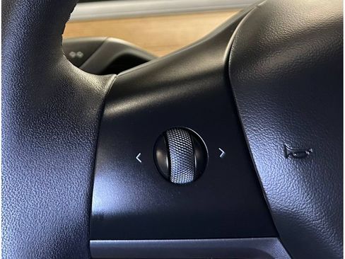 Used 2023 Tesla Model Y Long Range AWD/4WD image 24