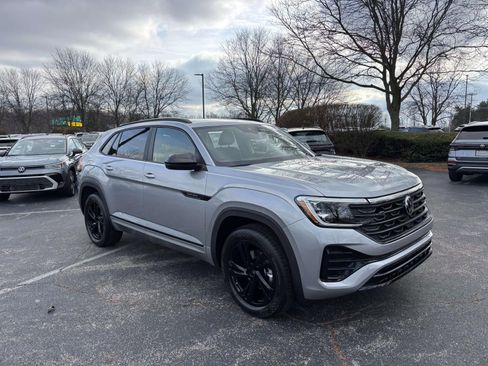 New 2026 Volkswagen Atlas Cross Sport SEL R-Line AWD/4WD image 1