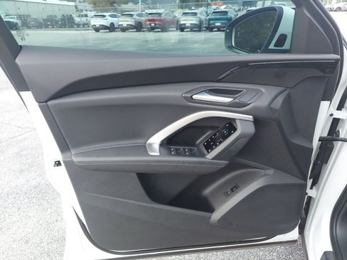 Used 2025 Audi Q5 Premium AWD/4WD image 29