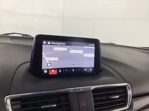 Used 2018 MAZDA MAZDA3 Grand Touring w/ Premium Equipment Package FWD image 28