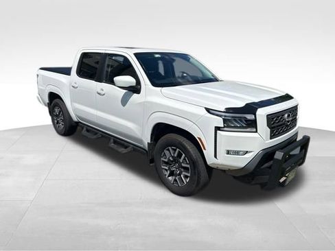 Used 2024 Nissan Frontier SL w/ Technology Package AWD/4WD image 2