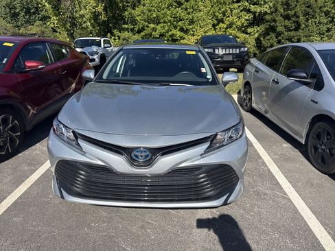 Used 2019 Toyota Camry LE w/ Audio Package FWD image 2