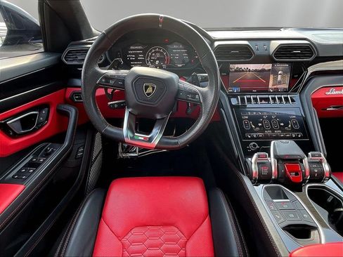 Used 2022 Lamborghini Urus AWD/4WD image 8