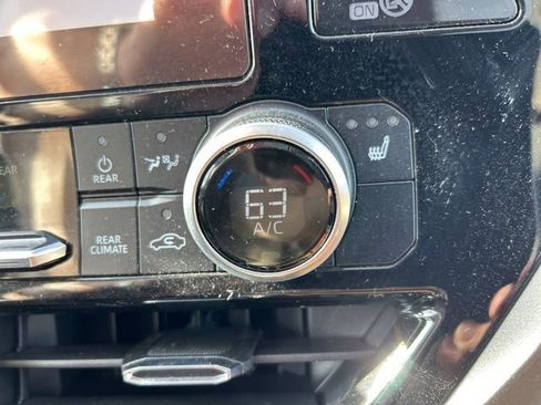 Used 2023 Toyota Highlander XLE image 21