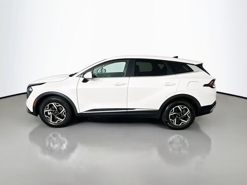 Used 2023 Kia Sportage LX FWD image 4