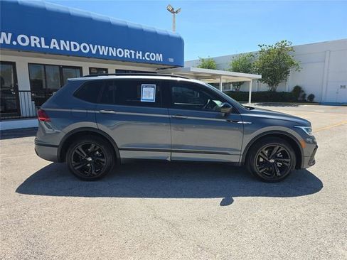 Used 2024 Volkswagen Tiguan SE R-Line image 4