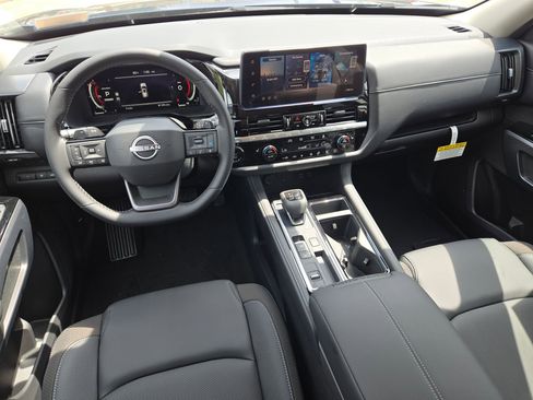 New 2026 Nissan Pathfinder SL FWD image 13