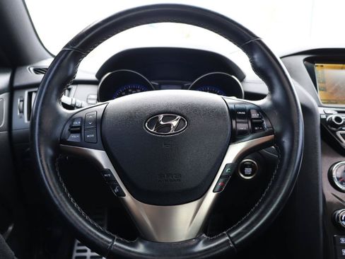 Used 2015 Hyundai Genesis 3.8 RWD image 18