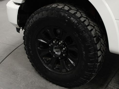 Used 2021 Ford F350 Platinum w/ Tremor Off-Road Package image 10