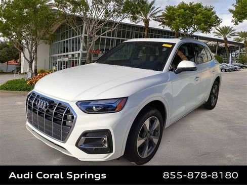 Used 2023 Audi Q5 2.0T Premium w/ Convenience Package image 1