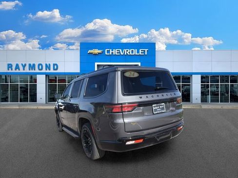Used 2024 Jeep Wagoneer Series II AWD/4WD image 5