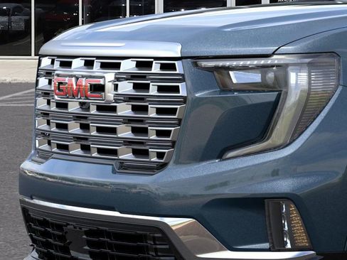 New 2026 GMC Acadia Denali w/ Super Cruise Package FWD image 37