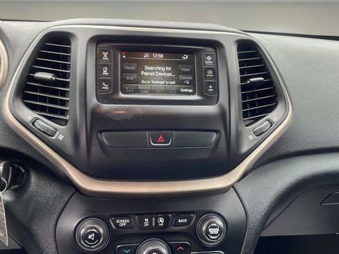 Used 2016 Jeep Cherokee Sport w/ Cold Weather Group AWD/4WD image 11