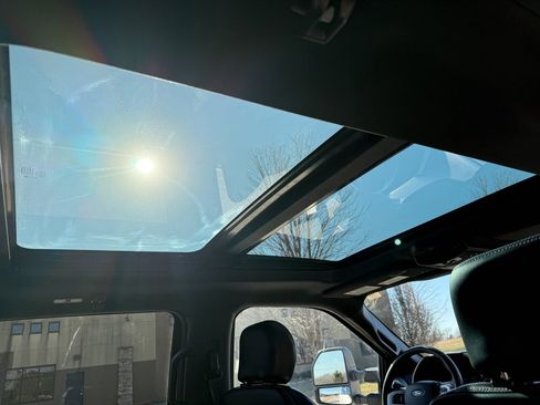 Used 2018 Ford F150 Lariat image 17