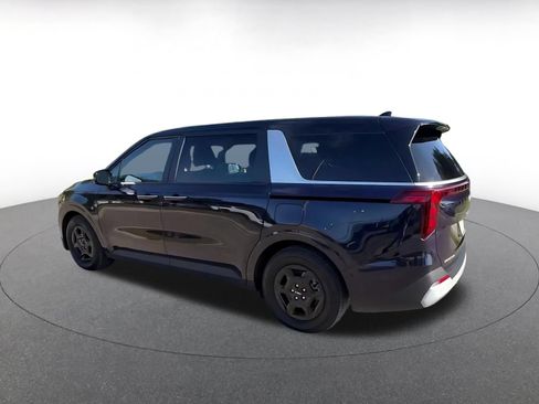 Used 2026 Kia Carnival FWD image 10