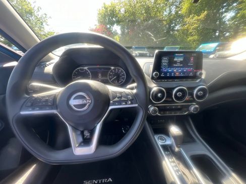 Used 2025 Nissan Sentra SV FWD image 26