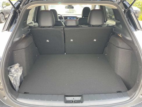 New 2026 Nissan Kicks SR w/ Cold Weather Package AWD/4WD image 12