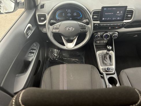 Used 2026 Hyundai Venue SEL FWD image 29