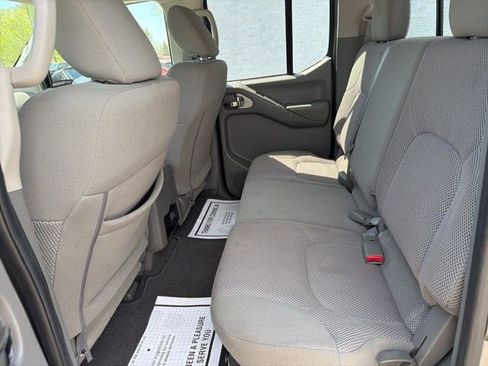Used 2019 Nissan Frontier SV AWD/4WD image 14