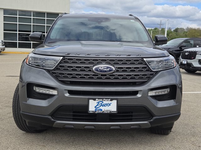 Used 2024 Ford Explorer XLT w/ Equipment Group 202A AWD/4WD image 2